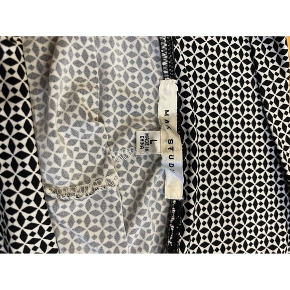 Max Studio Women's Black & White Geometric Print Knee Length Skirt - Picture 3 of 5